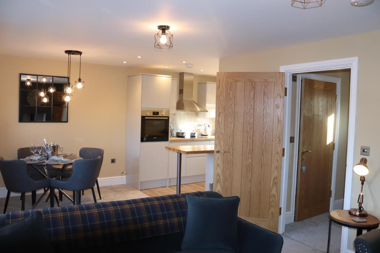 Blisworth Canal View Cottage With Log Fire & Parking מראה חיצוני תמונה