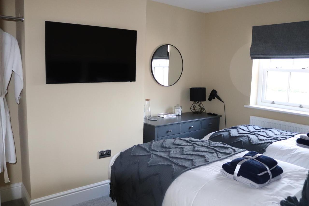 Blisworth Canal View Cottage With Log Fire & Parking מראה חיצוני תמונה